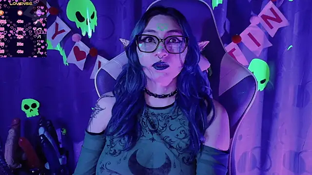 Kimlennox  online show from February 2026 01:34:01 PM