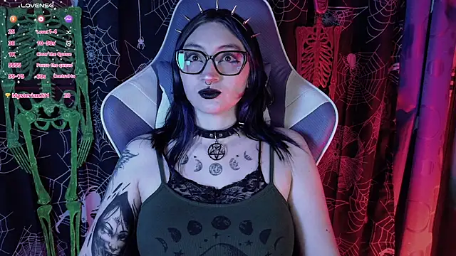 Kimlennox  online show from April 2026 01:48:01 PM