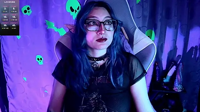 Kimlennox  online show from December 2025 02:21:02 PM