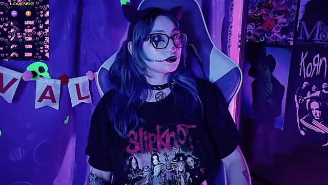 Kimlennox  online show from February 2026 01:40:01 PM