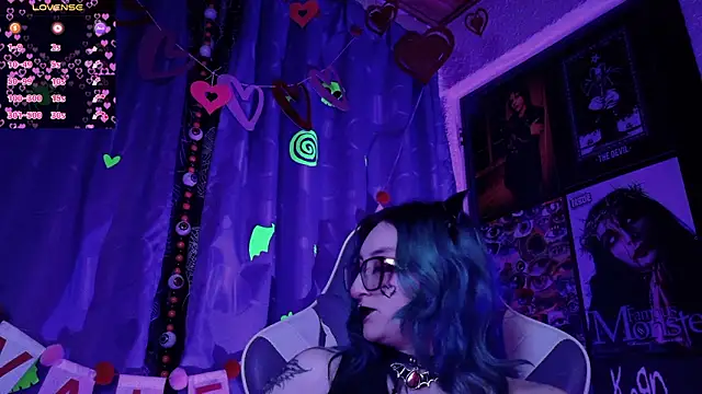 Kimlennox  online show from February 2026 01:22:01 PM