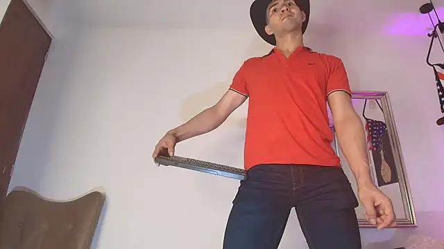 Snapshot of orlando_yate chatting on October 2025 08:32:02 PM orlando yate online show from October 2025 08:32:02 PM