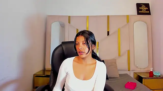 Salmaportman69 online show from April 2026 09:08:02 PM