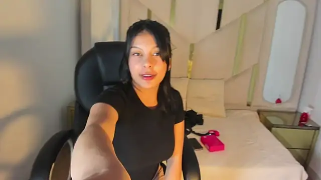 Salmaportman69 online show from March 2026 09:30:01 PM