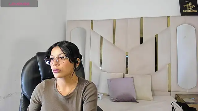 Salmaportman69 online show from February 2026 01:24:02 PM