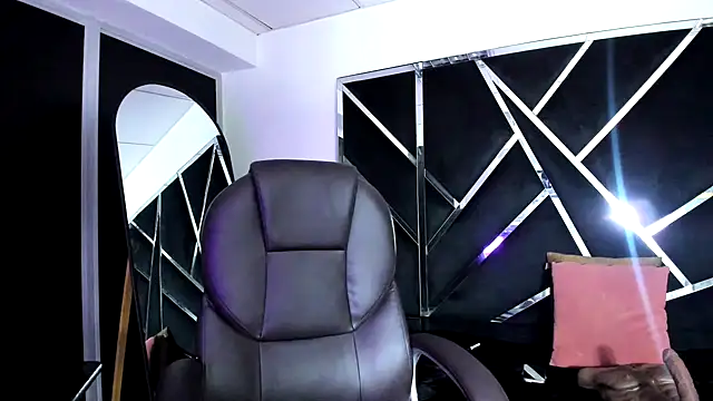 Snapshot of Salmaportman69 chatting on October 2025 04:11:02 AM Salmaportman69 online show from October 2025 04:11:02 AM