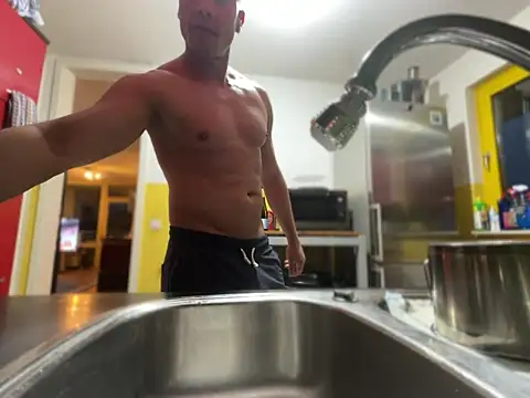 Snapshot of Marcolatin100 chatting on February 2025 05:20:01 PM Marcolatin100 online show from February 2025 05:20:01 PM