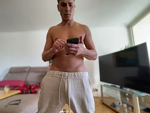 Snapshot of Marcolatin100 chatting on February 2025 11:11:01 AM Marcolatin100 online show from February 2025 11:11:01 AM