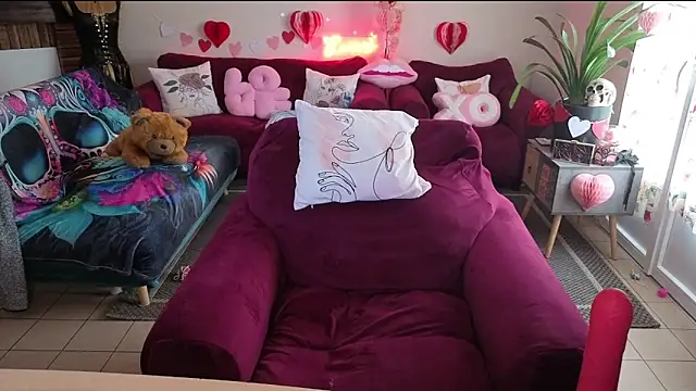 Miss luxiole online show from February 2026 09:28:01 AM