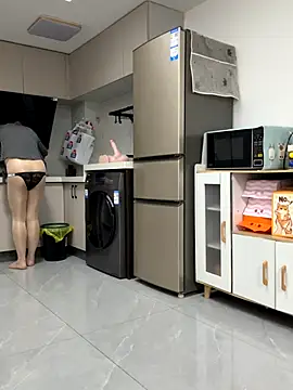 Snapshot of Hey-Cute chatting on October 2025 01:11:01 PM Hey-Cute online show from October 2025 01:11:01 PM