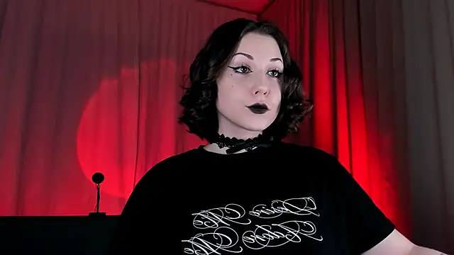 Eva Moss  online show from October 2025 07:24:02 PM