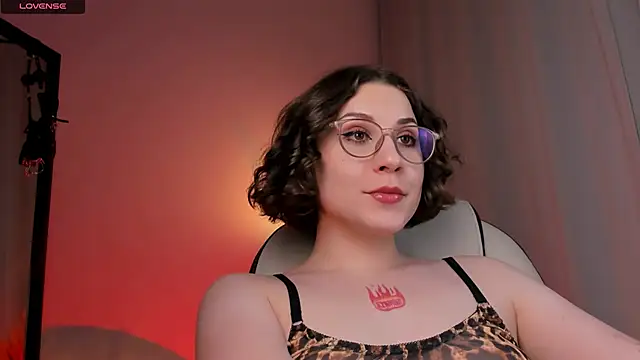Snapshot of Eva_Moss_ chatting on February 2025 03:33:02 AM Eva Moss online show from February 2025 03:33:02 AM