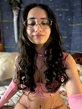 Snapshot of LittleX_Angel chatting on November 2025 09:03:01 AM LittleX Angel online show from November 2025 09:03:01 AM