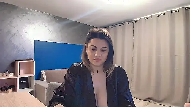 Snapshot of VixenVibesX chatting on February 2025 06:42:02 PM VixenVibesX online show from February 2025 06:42:02 PM