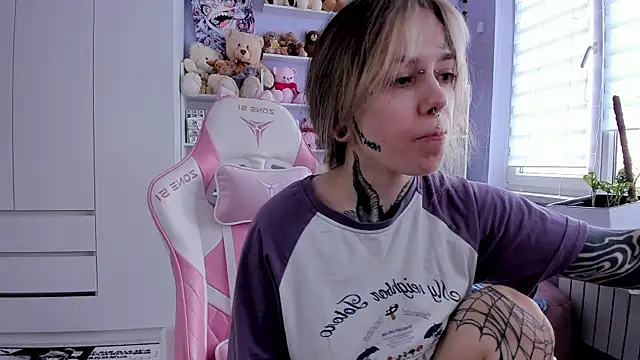 Catharsisi online show from April 2026 01:38:02 PM