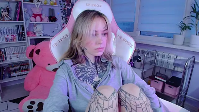 Catharsisi online show from November 2025 01:00:01 PM