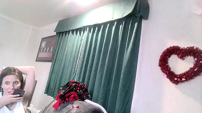 Snapshot of AQuickPhyx chatting on February 2025 08:55:02 PM AQuickPhyx online show from February 2025 08:55:02 PM