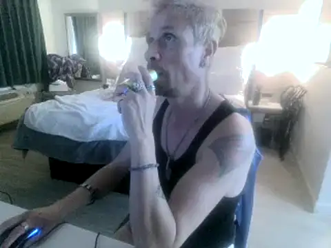 Snapshot of AQuickPhyx chatting on February 2025 10:00:02 PM AQuickPhyx online show from February 2025 10:00:02 PM