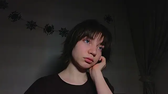 CassJonn online show from November 2025 06:19:01 PM