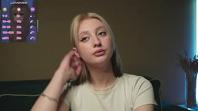 milasmiu online show from February 2025 11:12:02 PM