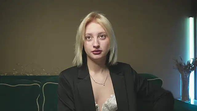 milasmiu online show from March 2025 05:09:02 PM