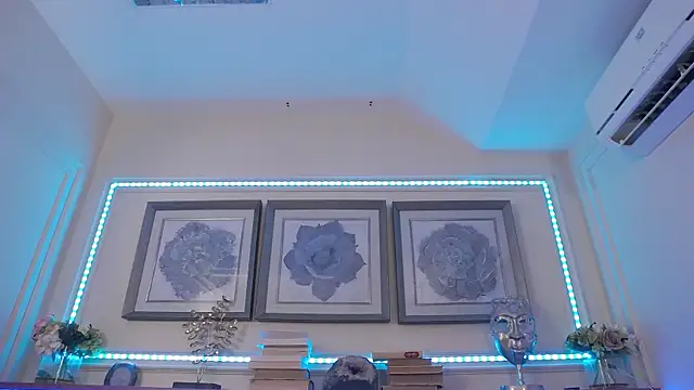 Snapshot of BustyEva_ chatting on November 2025 04:34:02 AM BustyEva online show from November 2025 04:34:02 AM