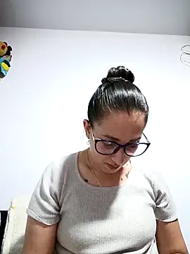 CHARLOTTE 1711 online show from January 2026 04:38:02 AM