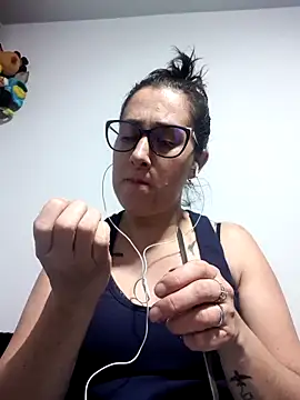 CHARLOTTE 1711 online show from November 2025 04:16:02 AM