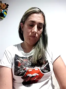 CHARLOTTE 1711 online show from February 2026 04:30:01 AM