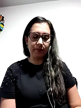 CHARLOTTE 1711 online show from November 2025 04:05:01 AM