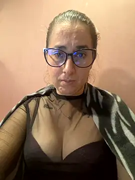 Snapshot of CHARLOTTE_1711 chatting on May 2026 04:21:02 AM CHARLOTTE 1711 online show from May 2026 04:21:02 AM