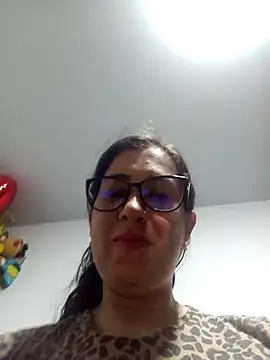 CHARLOTTE 1711 online show from December 2025 04:44:02 AM