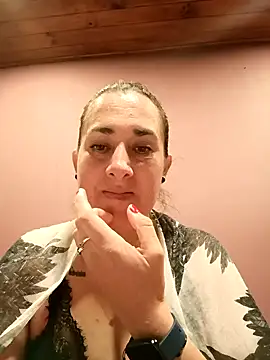 Snapshot of CHARLOTTE_1711 chatting on April 2026 02:47:01 AM CHARLOTTE 1711 online show from April 2026 02:47:01 AM