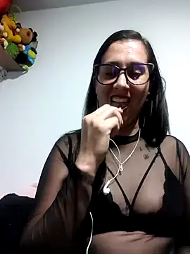 CHARLOTTE 1711 online show from November 2025 03:21:02 AM