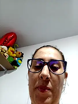 CHARLOTTE 1711 online show from December 2025 04:17:01 AM