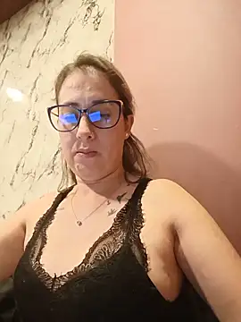 Snapshot of CHARLOTTE_1711 chatting on May 2026 03:14:01 AM CHARLOTTE 1711 online show from May 2026 03:14:01 AM