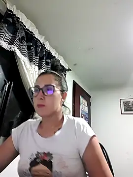 CHARLOTTE 1711 online show from September 2025 05:07:01 AM