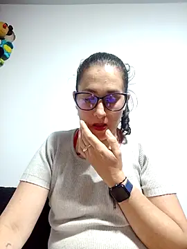 CHARLOTTE 1711 online show from October 2025 03:18:01 AM
