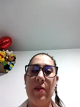 CHARLOTTE 1711 online show from October 2025 04:03:02 AM