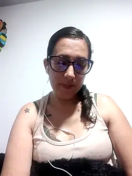 CHARLOTTE 1711 online show from November 2025 03:45:02 AM