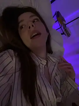 Mary Leaf online show from February 2025 10:31:02 PM