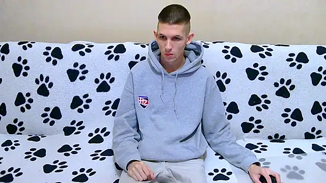 Lester Broo online show from April 2026 08:54:02 PM