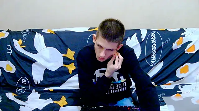 Lester Broo online show from January 2026 08:45:01 PM