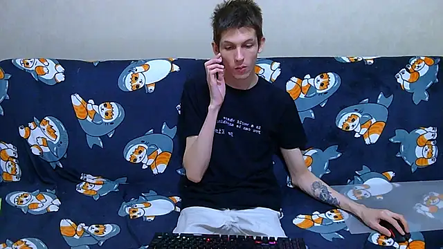 Snapshot of Lester_Broo chatting on June 2026 09:47:01 PM Lester Broo online show from June 2026 09:47:01 PM