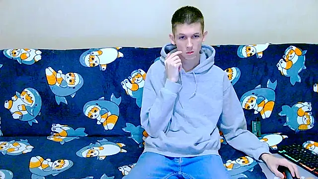 Lester Broo online show from January 2026 04:18:01 AM