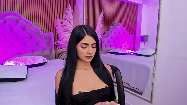 Snapshot of BellaaStorm chatting on December 2025 05:00:02 AM BellaaStorm online show from December 2025 05:00:02 AM