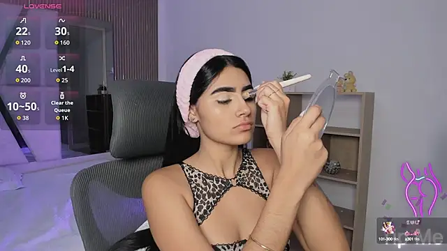 BellaaStorm online show from September 2025 12:56:02 PM