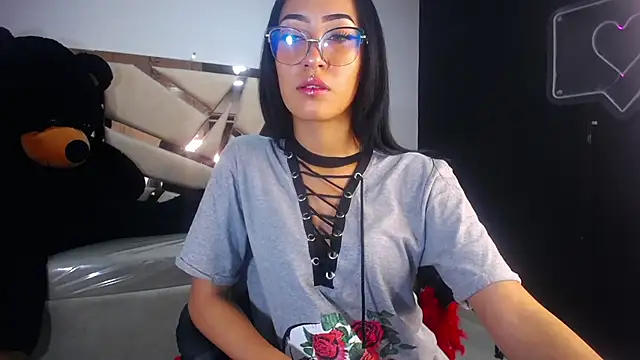 victoria ricci a online show from March 2025 04:39:02 PM