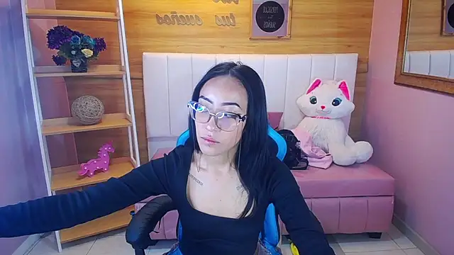victoria ricci a online show from February 2025 04:25:02 PM