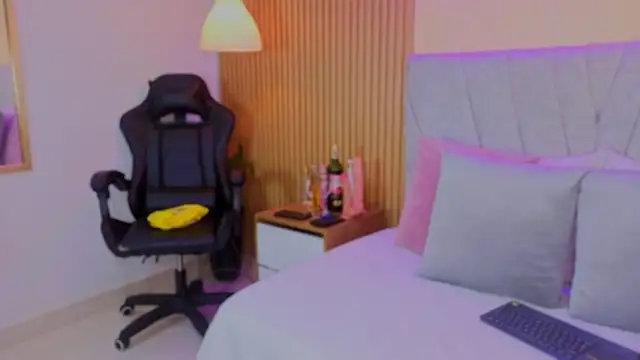 avis lara online show from February 2026 07:36:01 PM